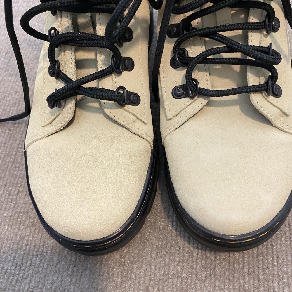 Dr. Martens Combs W Boots Womens Size 8 Beige Synthetic Ankle Combat Lace Up Y2K - Picture 6 of 10